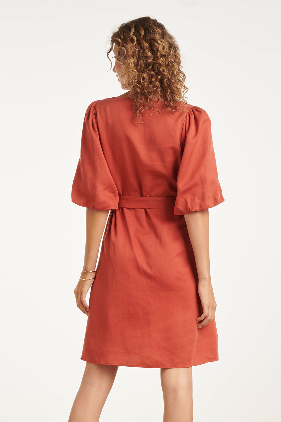 Robe élégante unie avec ceinture à nouer | Brique