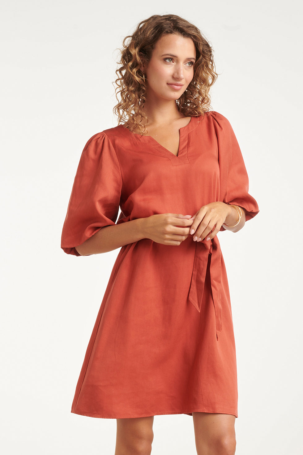 Robe élégante unie avec ceinture à nouer | Brique
